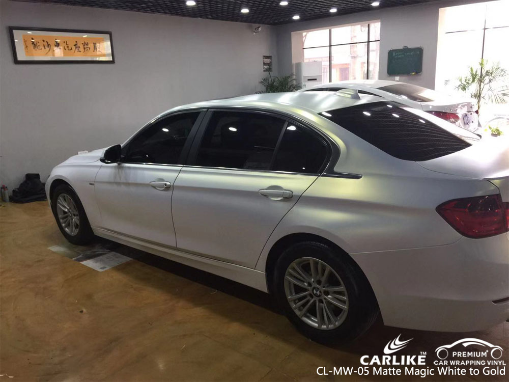 CARLIKE CL-MW-05 MATTE MAGIC WHITE TO GOLD VINYL FOR BMW