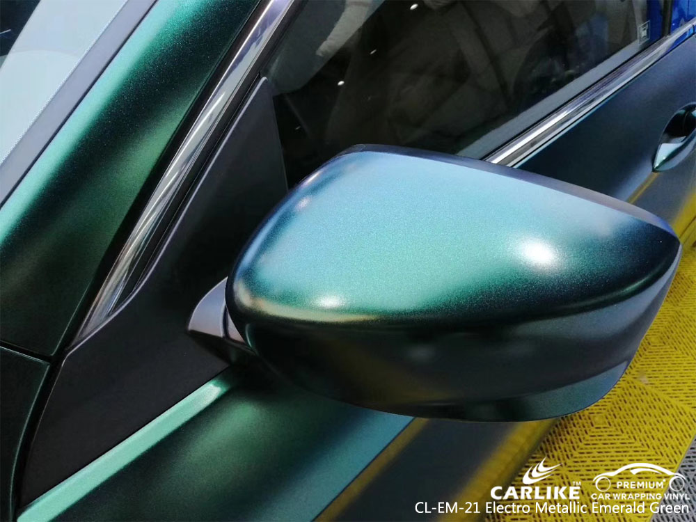 CAR WRAPPING PROCESS: HOW TO WRAP THE OUTER MIRROR OF A CAR?