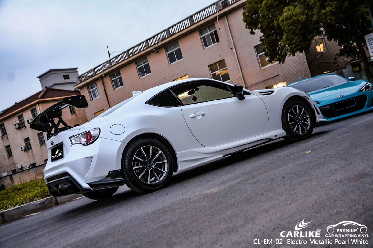 CL-EM-02 electro metallic pearl white wrap vinyl for SUBARU Hamburg Germany