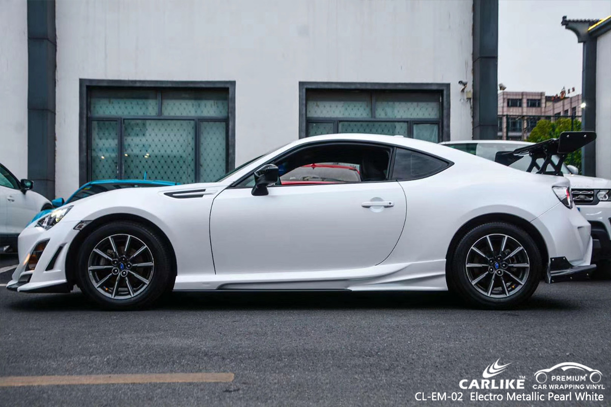 CL-EM-02 electro metallic pearl white wrap vinyl for SUBARU Hamburg Germany