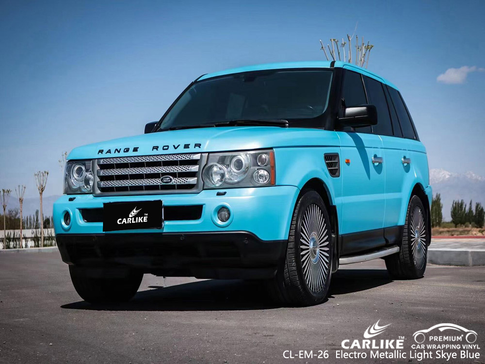 Araç gövdesi vinil kaplamasının ince işçiliği