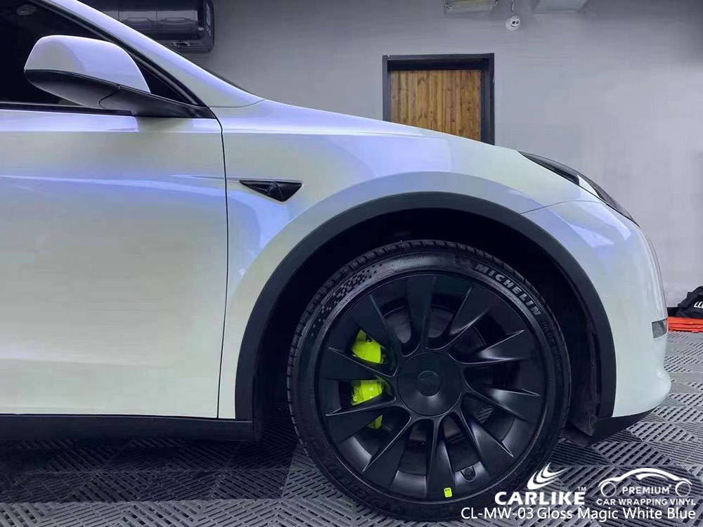 CL-MW-03 Parlak Sihirli Beyaz Mavi Vinil Araç Kaplaması TESLA üreticisi