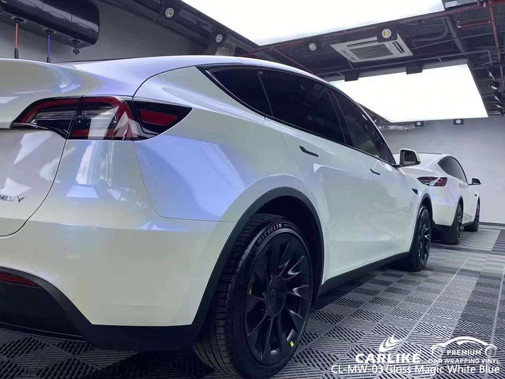 CL-MW-03 Parlak Sihirli Beyaz Mavi Vinil Araç Kaplaması TESLA üreticisi