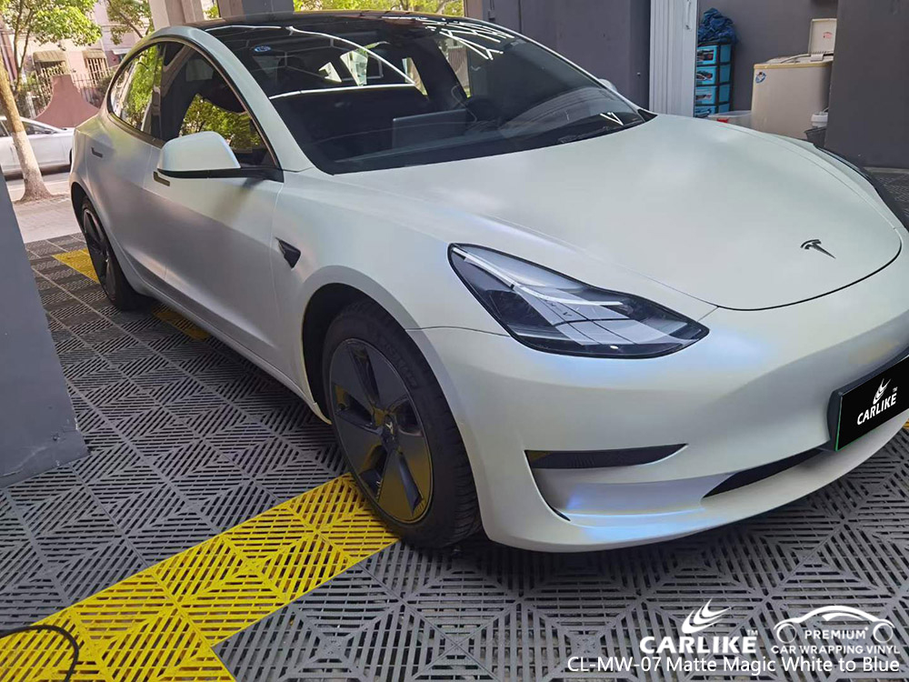 CL-MW-07 Mat Sihirli Beyaz Mavi Vinil Araç Kaplaması TESLA Üreticisi