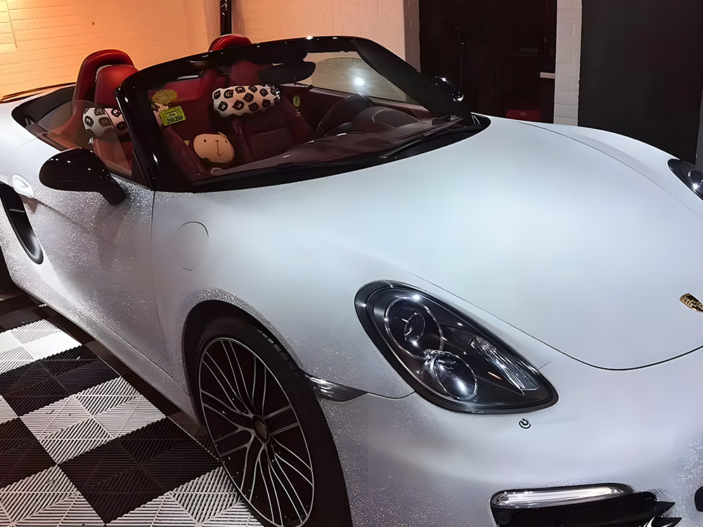 Sparkle on the Road: A Guide to Glitter Wraps